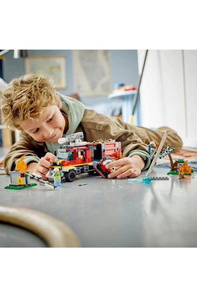 LEGO City 60374 İtfaiye Komuta Kamyonu (502 Parça) - 6