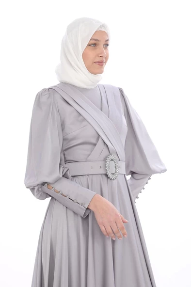 Göğüs Detaylı Saten Elbise 696-Gri - 2