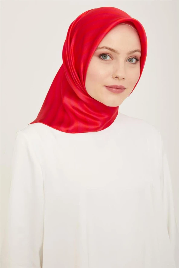 Armine 90*90 Sura İpek Eşarp 24ya9150 50