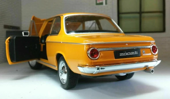Welly 1:24 BMW 2002 ti Turuncu Model Araba - Resim 5