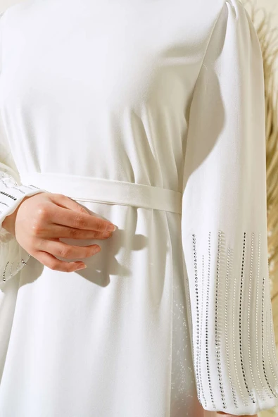 Kolu Taşlı Kuşaklı Elbise Ekru - Resim 4