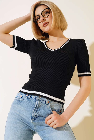 V Yaka Kısa Kol Triko Body Siyah