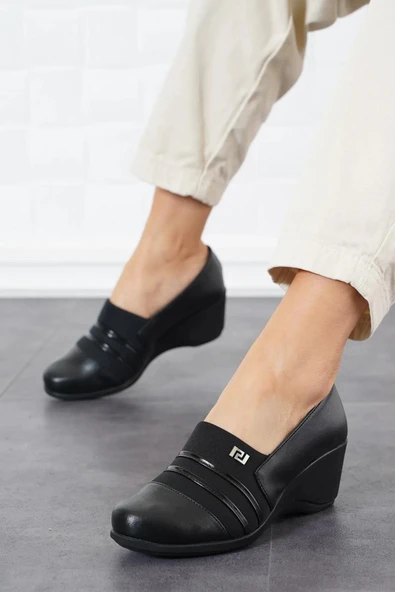 Norfix 3646 Strech Dolgu Topuk Kadın Ayakkabı ürün görseli 1