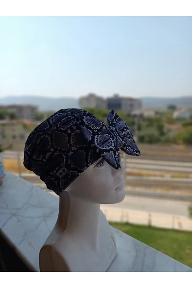 Kadın Yılan Derisi Desenli Çift Taraflı Fiyonklu Bone - Resim 4