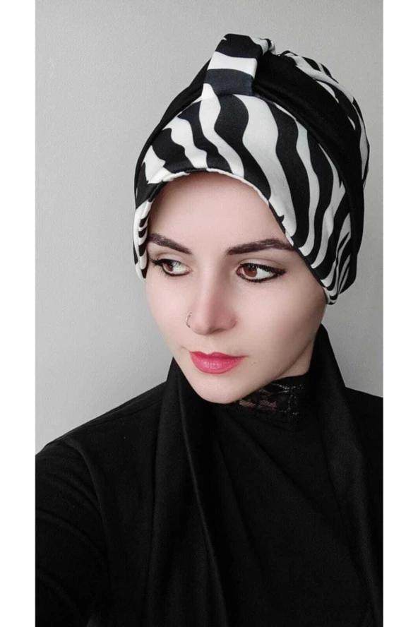 Kadın Atkılı Zebra Şapka Bone