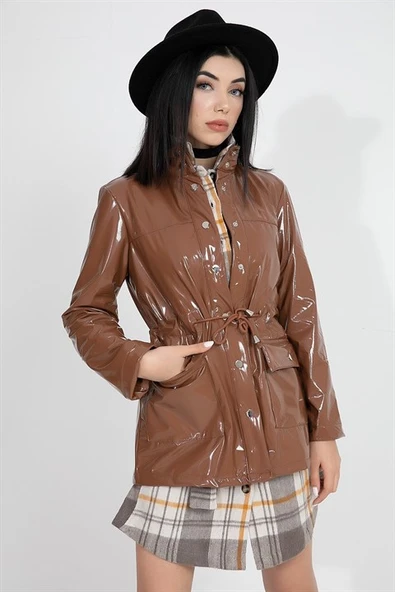 Su Geçirmez Kadın Rugan Yağmurluk - Taba - Resim 7