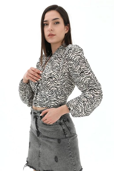 Zebra Desen Düğme Detaylı Bluz - Siyah - Resim 3