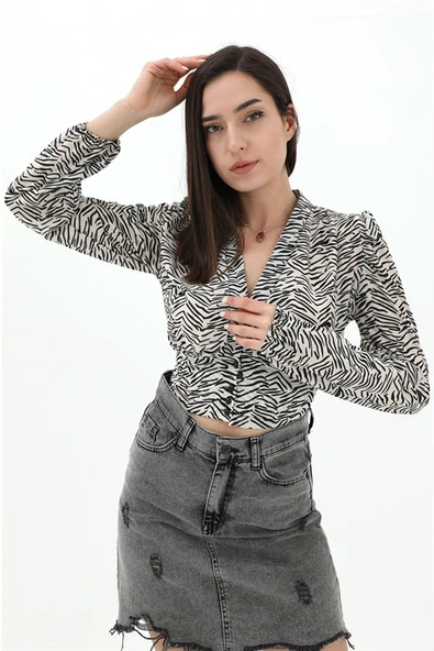 Zebra Desen Düğme Detaylı Bluz - Siyah ürün görseli 1
