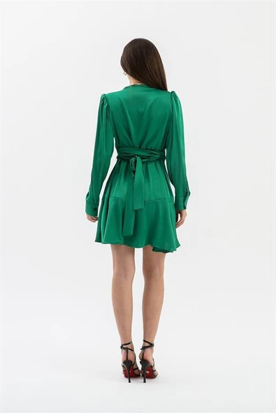 Kruvaze Yaka Metal Tokalı Saten Elbise - Yeşil - Resim 7