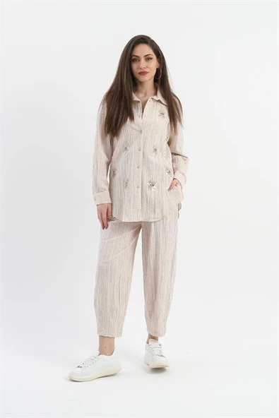 Yanı Yırtmaçlı Krinkıl Kumaş Göz Nakışlı Keten Gömlek - Bej - Resim 2