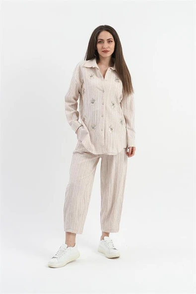 Yanı Yırtmaçlı Krinkıl Kumaş Göz Nakışlı Keten Gömlek - Bej - Resim 4