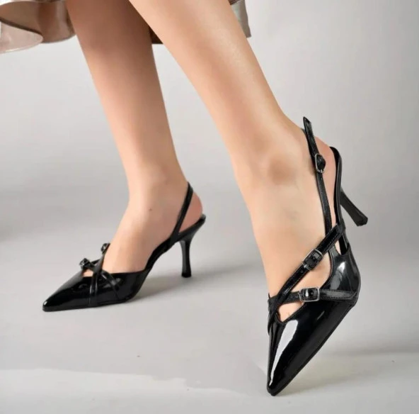 Kadın Çift Bantlı Toka Detaylı Rugan Topuklu Ayakkabı Milano