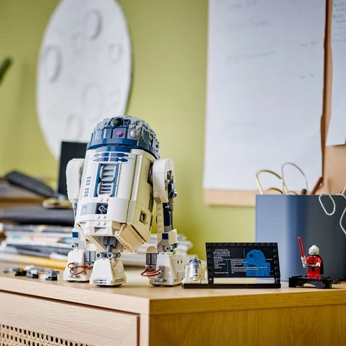 LEGO Star Wars 75379 R2-D2 - 6