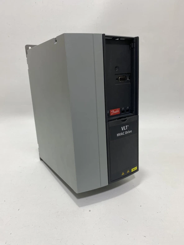 Danfoss FC 102 VLT HVAC 5.5 kW Sürücü 131B4216 2.El - Resim 2