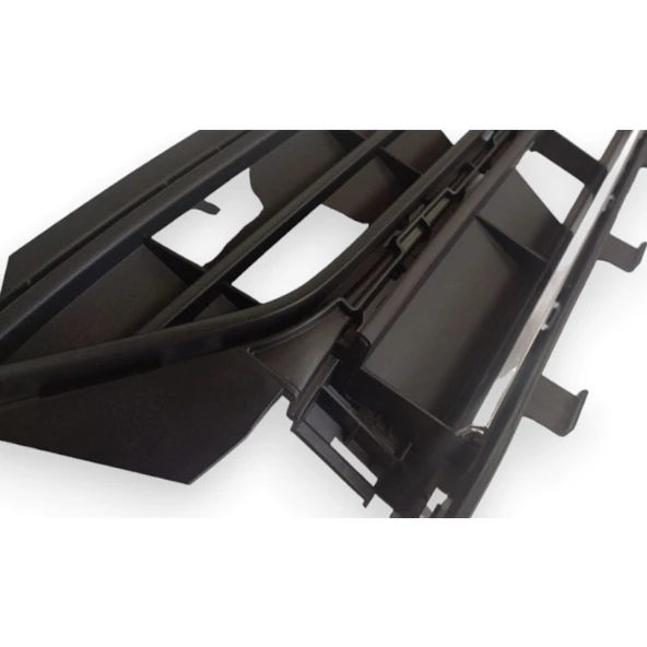 VW Polo 2018-2021 Ön Tampon Orta Izgara Krom Çıtalı 2G0853677M - 3