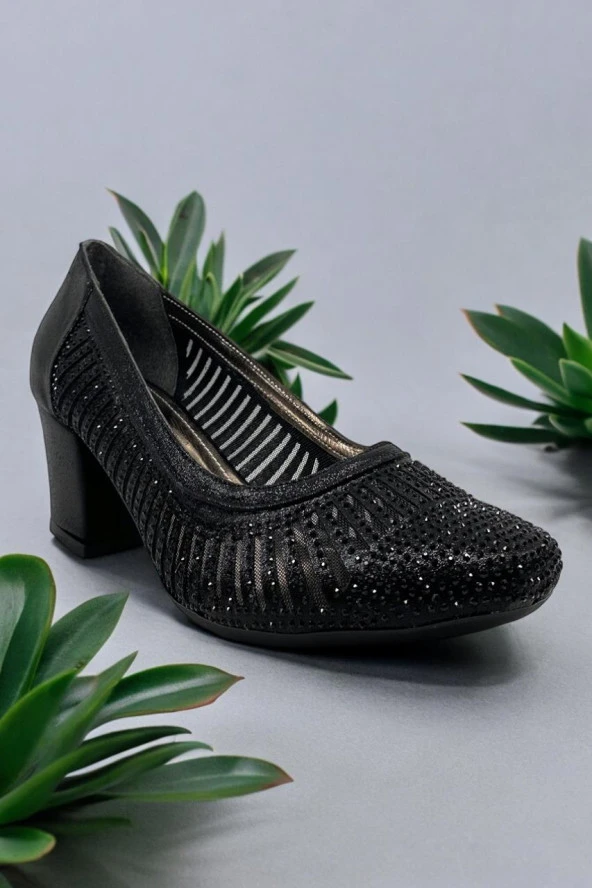 İzlife İz362 K253 Siyah Taşlı Kadın Topuklu Ayakkabı