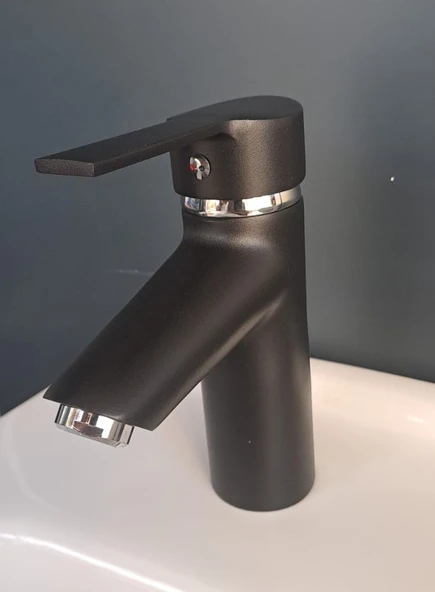 KERASUS PLATINUM SERİSİ - MİX LAVABO BATARYASI 40Ø - MAT SİYAH ürün görseli