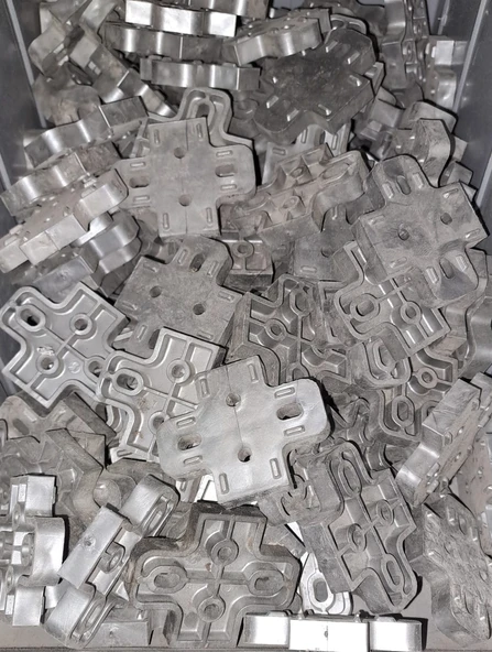 DOLAP KAPAĞI MENTEŞE AYAĞI ( MENTEŞE YÜKSELTİCİ AYAK ) 8mm ( MENTEŞE TAKOZU ) - 2