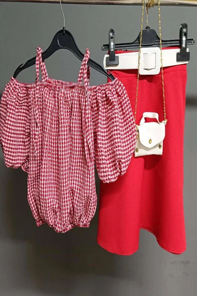 Kız Çocuk Kare Desenli Düşük Omuzlu Kırmızı Etekli Takım ürün görseli