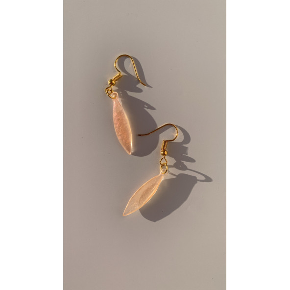 Yanardöner Pembe ve Turuncu Gold Aksesuar Simetrik Şekil Küçük Sallantılı Epoksi Küpe El Yapımı - Resim 8