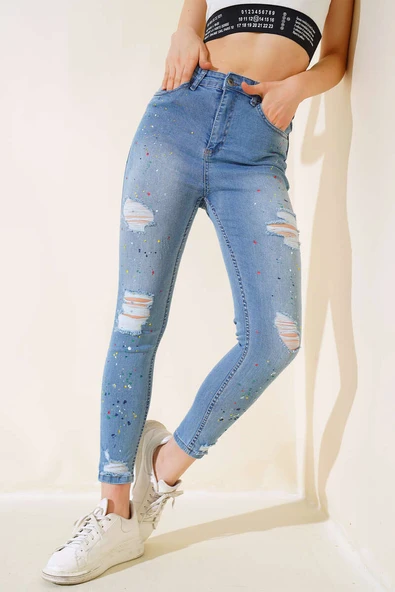 Renkli Desenli Yırtmaçlı Kot Pantolon Orta Mavi ürün görseli 1