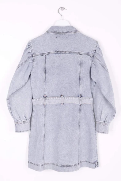 Önü Dekoratif Cepli ve Kuşaklı Balon Kol Düğmeli Kadın Kısa Kot Elbise KarYıkama Açık Mavi YazBahar - 6