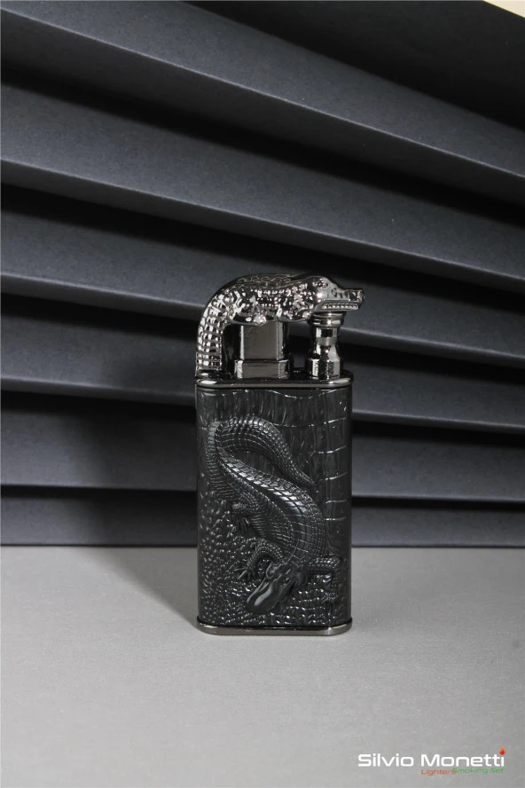 Silvio Monetti Siyah Kabartmalı Timsal İşlemeli Gazlı Çakmak 24CSM803MR01 ürün görseli 1