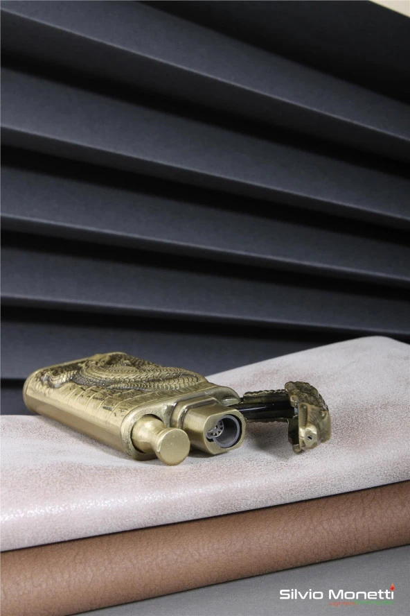 Silvio Monetti Bronz Kabartmalı Timsal İşlemeli Gazlı Çakmak 24CSM803MR02 - Resim 5