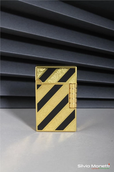 Silvio Monetti Siyah Altın Özel Tasarım Kapaklı Model Gazlı Çakmak 24CSM812ATR01 ürün görseli 1
