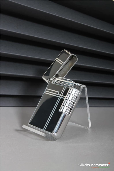 Silvio Monetti Gümüş Özel Tasarım Kapaklı Model Gazlı Çakmak 24CSM813BTR02 ürün görseli 1