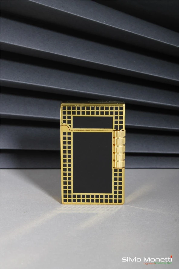 Silvio Monetti Siyah Özel Tasarım Kapaklı Model Gazlı Çakmak 24CSM812ATR03 ürün görseli 1