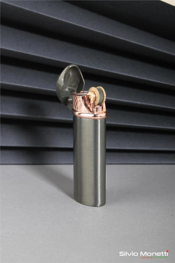 Silvio Monetti Gri Kapaklı Özel Tasarım Gazlı Çakmak 24CSM831TR03 - Resim 2