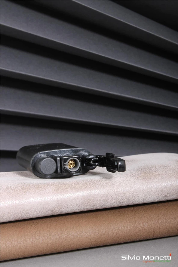 Silvio Monetti Mavi Kapaklı Özel Tasarım Gazlı Çakmak 24CSM910PR03 - Resim 3