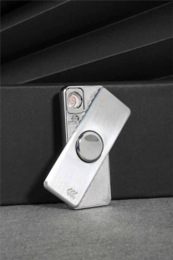 Silvio Monetti  Gümüş Renk Ledli Ve Çarklı Şarjlı Çakmak  24CSM22105AR07 ürün görseli 1