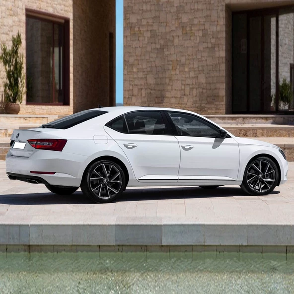 Skoda Superb 3 2015-2019 Arka Silecek Kapağı Delikli 3V5955435 - 2