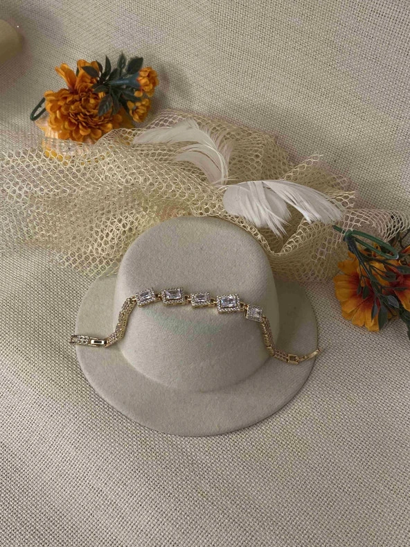 Özel Seri Dört Baget Taşlı Bileklik ürün görseli