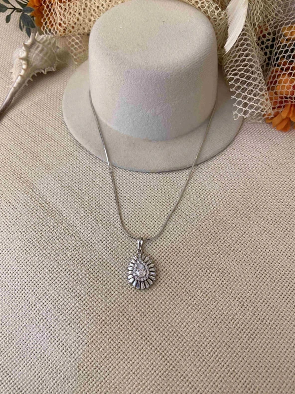 Özel Seri Burgu Zincir Damla Tasarım Silver Kolye ürün görseli