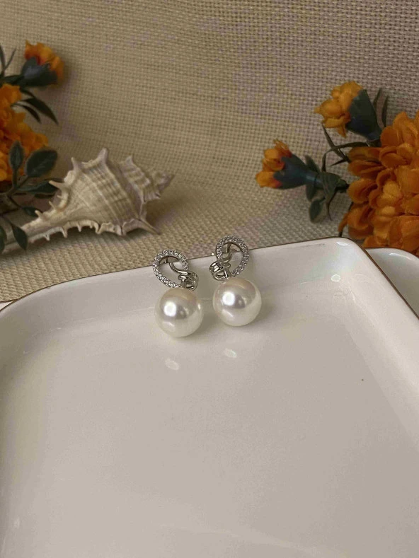 Özel Seri Kanat İnci Küpe ürün görseli