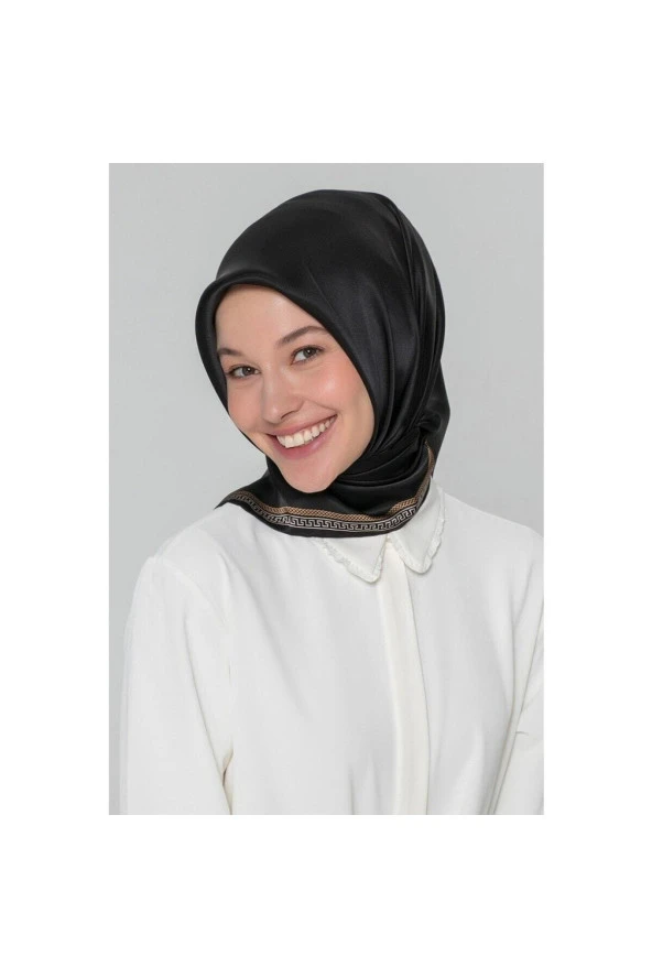 Armine 90*90 Sura Ipek Eşarp Siyah Gold (E20KA8432D03) - Resim 2