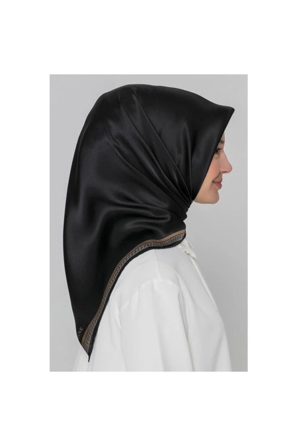 Armine 90*90 Sura Ipek Eşarp Siyah Gold (E20KA8432D03) - Resim 4