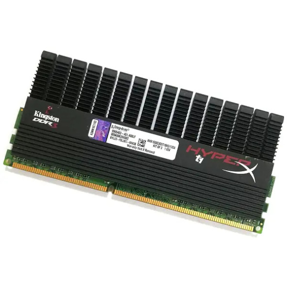 KINGSTON KHX1600C9D3T1B/4GX 4GB PC3-12800 HYPERX BLACK XMP T1 TRIPLE MASAÜSTÜ RAM BELLEK - 1