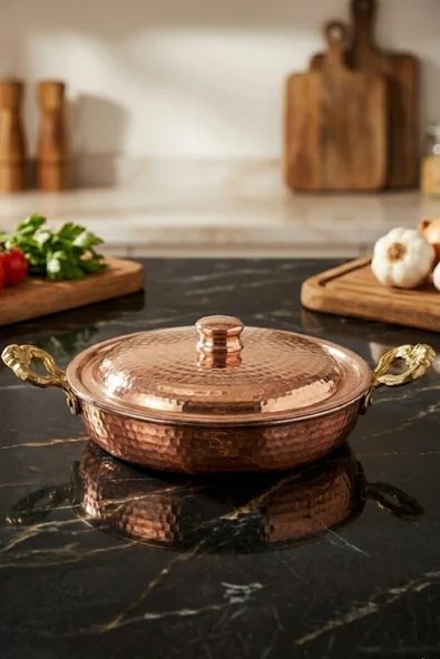 Turna Bakır Beyoğlu Kapaklı Tava 3 No 22 Cm El Dövme Kırmızı Turna7578-1 ürün görseli