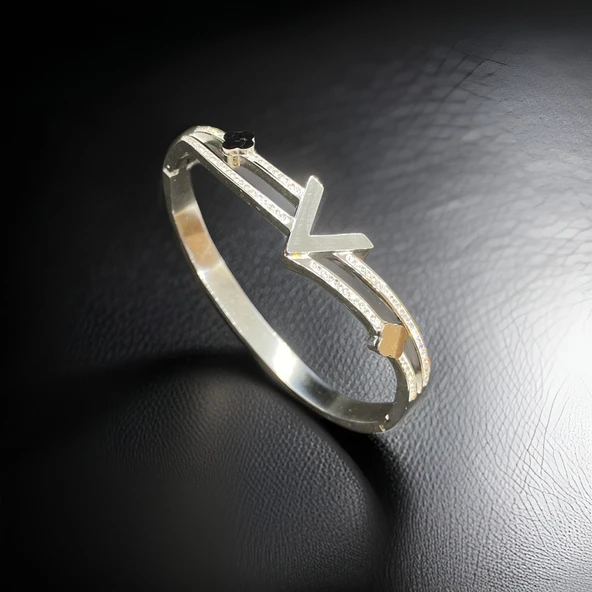 V Model Gümüş Renk Antialerjik Çelik Kelepçe Bileklik - Minimalist Şıklıkla Kendinizi İfade Edin! ürün görseli 1