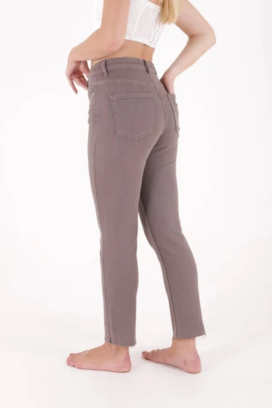 Paçaları Dikişsiz ve Yüksek Belli Cepli Astarsız Kadın Kot Pantolon Mom Fit Jean Gri Denim - 6