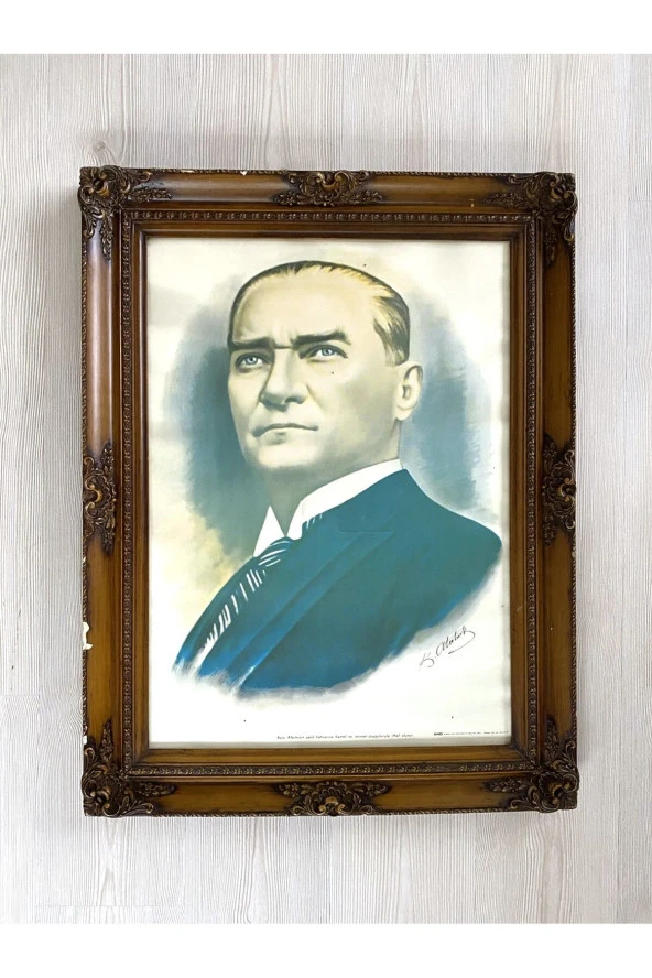 AHŞAP ÇERÇEVELİ ANTİKA ATATÜRK RESMİNİN BASKI TABLOSU 83X64