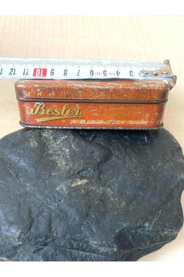 BESLER BİSKÜVİ VE ŞEKERLEME FABRİKASI YAZILI TENEKE KUTU - 2