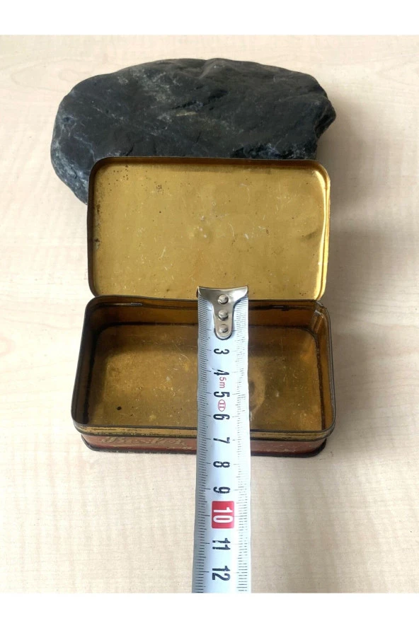 BESLER BİSKÜVİ VE ŞEKERLEME FABRİKASI YAZILI TENEKE KUTU - 4