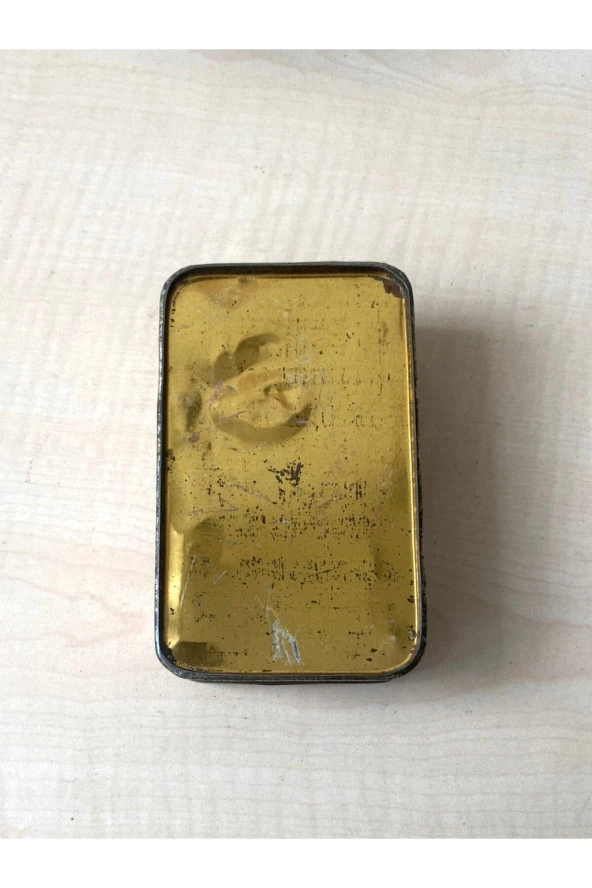 BESLER BİSKÜVİ VE ŞEKERLEME FABRİKASI YAZILI TENEKE KUTU - 5