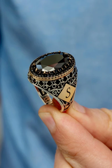 Siyah Taşlı Harf İsimli 925 Gümüş Erkek Yüzük - Resim 3