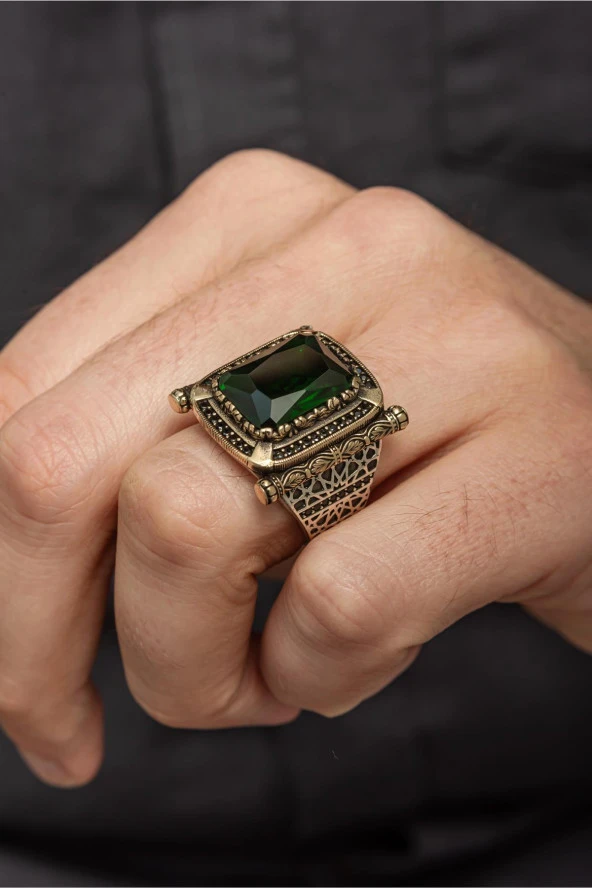 Kare Yeşil Taşlı Faset Kesim 925 Gümüş Erkek Yüzük ürün görseli